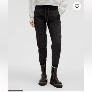 Lululemon Dance Studio Mid Rise Jogger - Size 8
